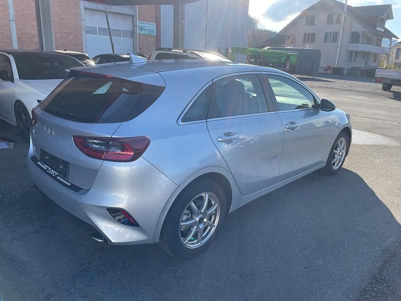 Gebraucht Kia Ceed 160 PS (117 kW) 2021 Kleinwagen