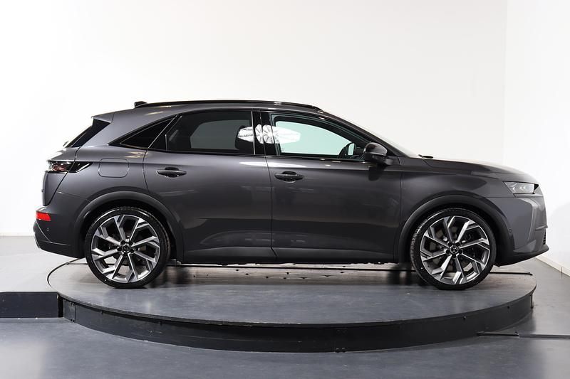 Neu DS Automobiles DS7 Crossback Performance 360 PS (264 kW) 2026 Grau SUV