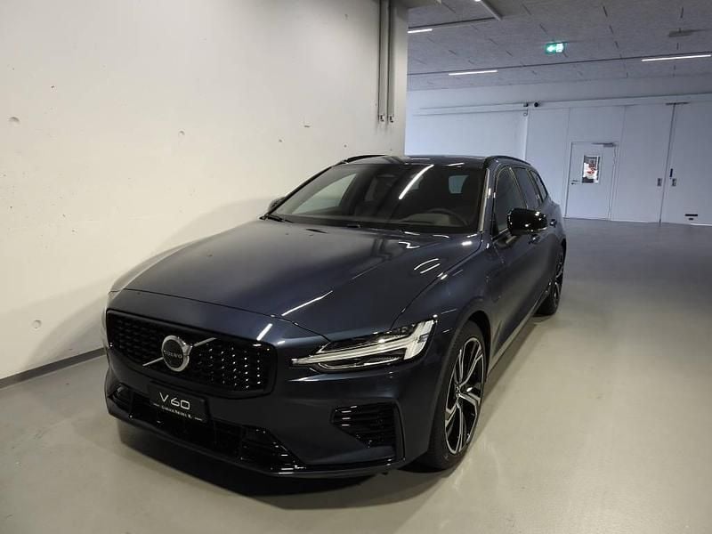 Blau Neu 2025 Volvo V60 Ultra Kombi | CHF 75’721 - Bild 1/4