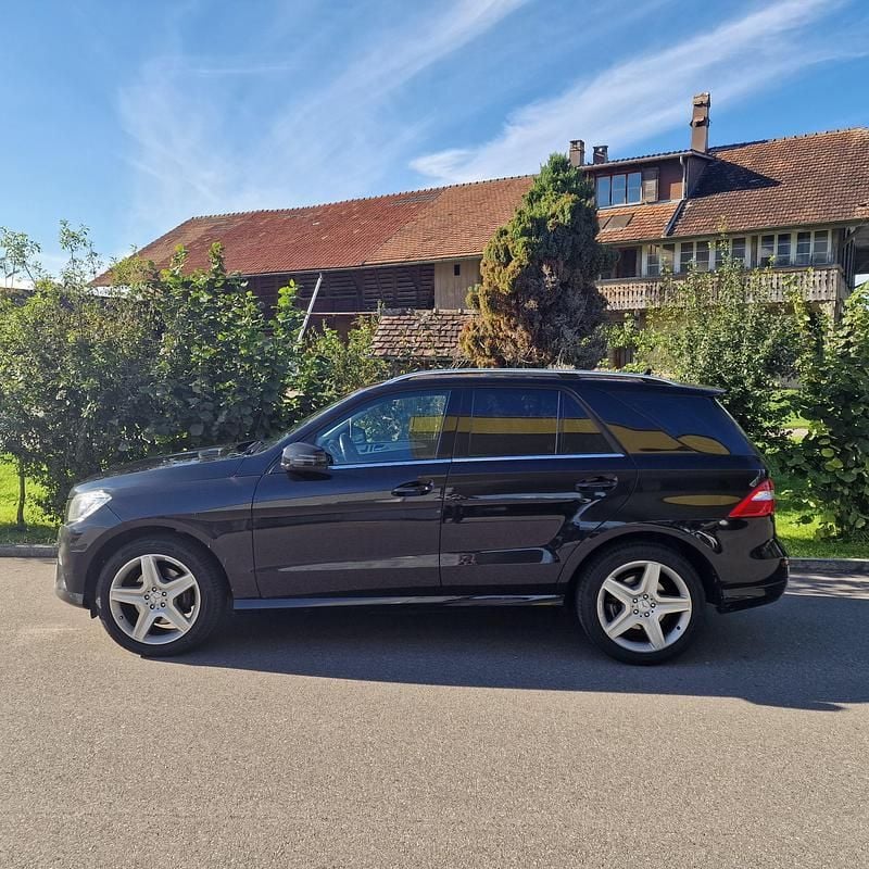 Gebraucht Mercedes ML350 258 PS (189 kW) 2014 SUV