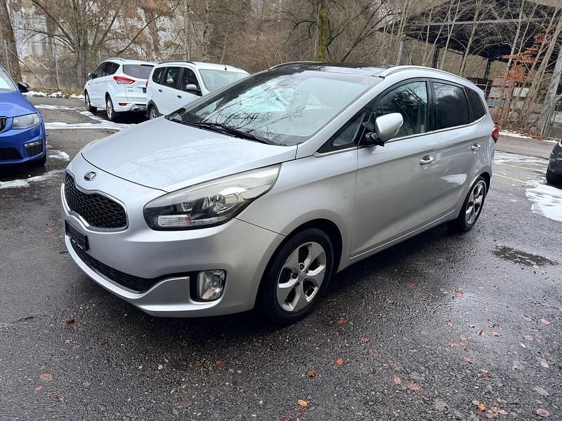 Gebraucht Kia Carens 141 PS (103 kW) 2015 Van / Kleinbus