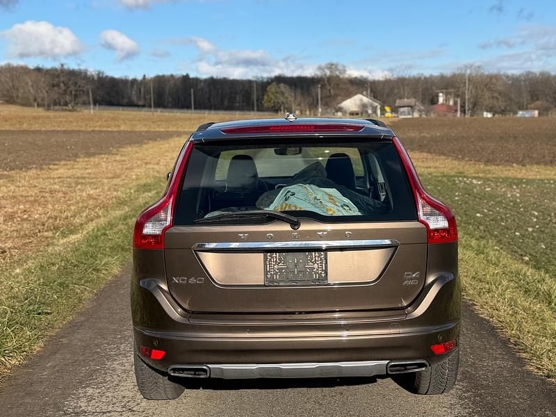 Gebraucht Volvo XC60 Momentum 181 PS (133 kW) 2015 SUV