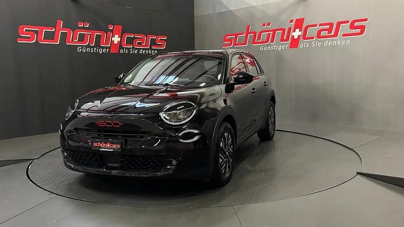 Schwarz Gebraucht 2025 Fiat 600E Red | CHF 24’840 (Fairer Preis) - Bild 1/4