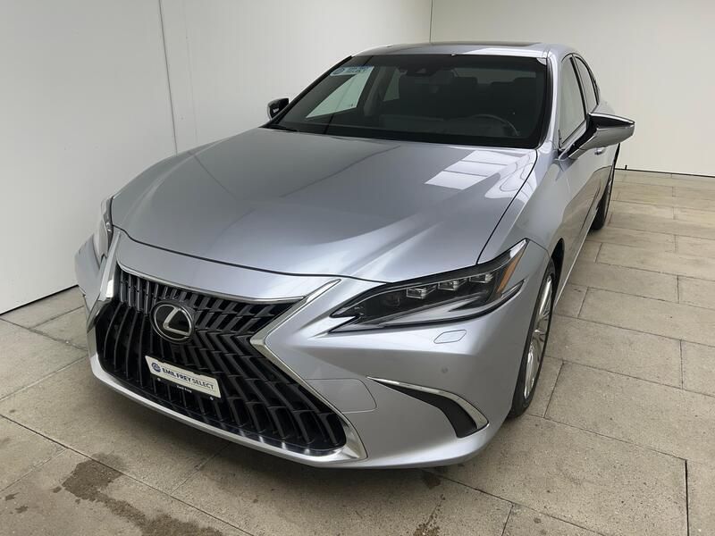Silber Gebraucht 2023 Lexus ES300H Limousine | CHF 44’950 - Bild 1/4