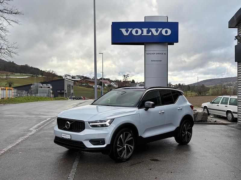 Silber Gebraucht 2022 Volvo XC40 R-Design SUV | CHF 37’850 (Fairer Preis) - Bild 1/4