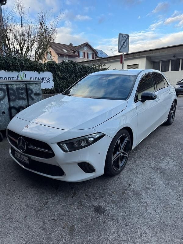 Gebraucht Mercedes A180 136 PS (100 kW) 2019