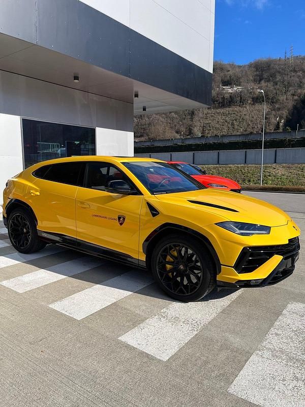 Gebraucht Lamborghini Urus 666 PS (489 kW) 2025 SUV