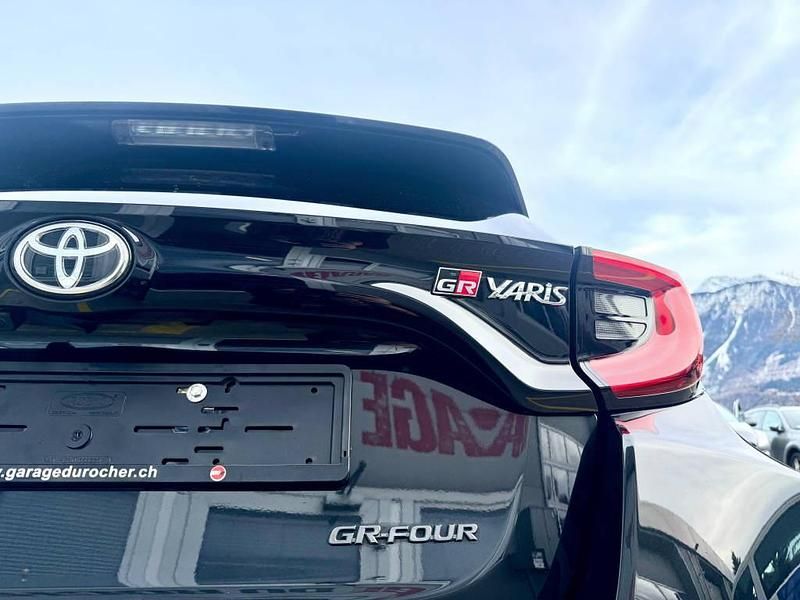 Gebraucht Toyota Yaris Sport 261 PS (191 kW) 2022 Schwarz Limousine