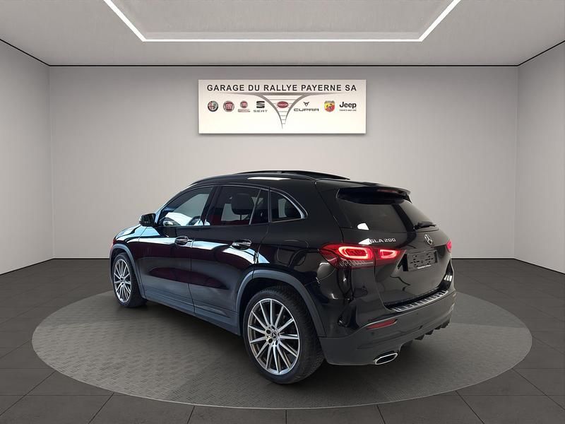 Gebraucht Mercedes GLA200 AMG line 163 PS (119 kW) 2021 Schwarz SUV