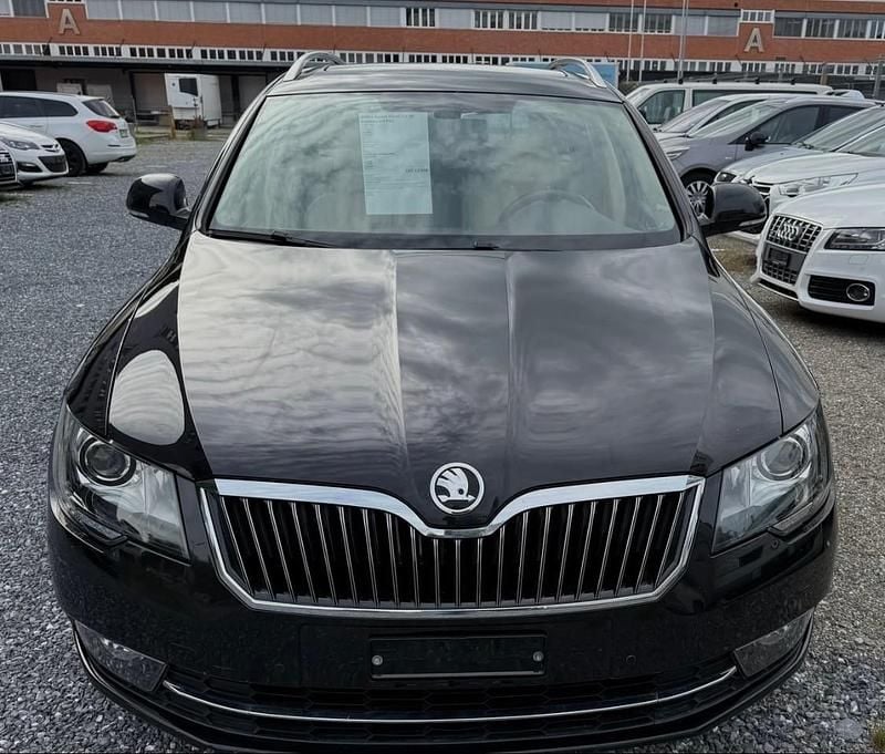 Gebraucht Skoda Superb LAURIN & KLEMENT 170 PS (125 kW) 2014 Kombi