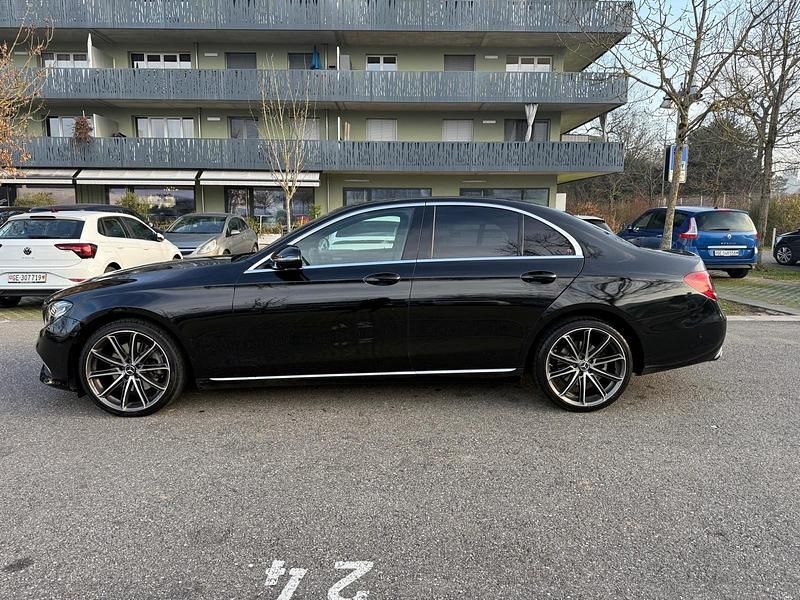 Gebraucht Mercedes E220 AMG line 194 PS (142 kW) 2019 Limousine