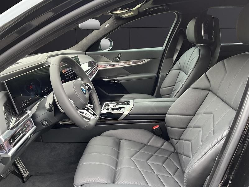 Neu BMW 740 Comfort Edition 299 PS (219 kW) 2025 Schwarz Limousine