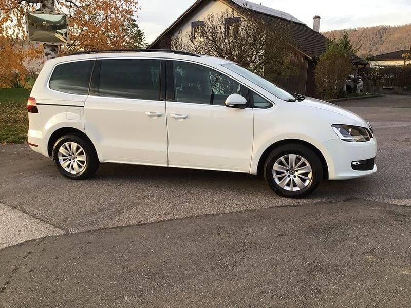 Gebraucht VW Sharan Comfortline 150 PS (110 kW) 2021 Van / Kleinbus