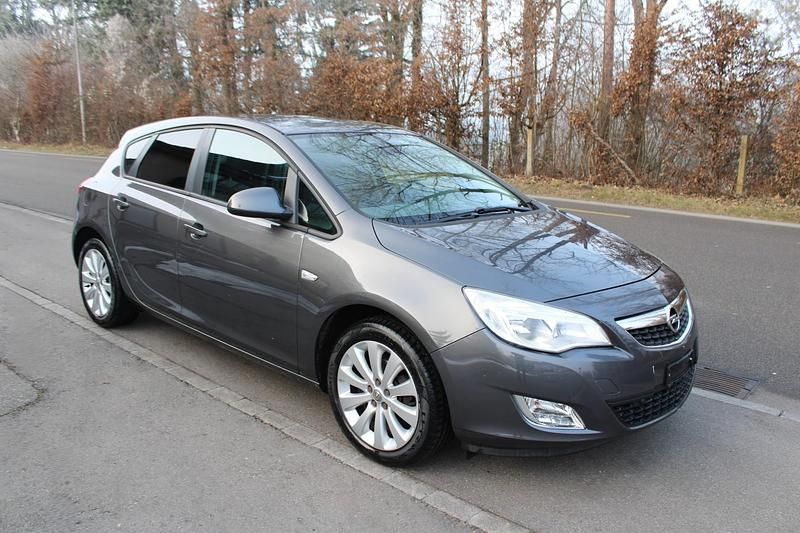 Gebraucht Opel Astra 140 PS (102 kW) 2010