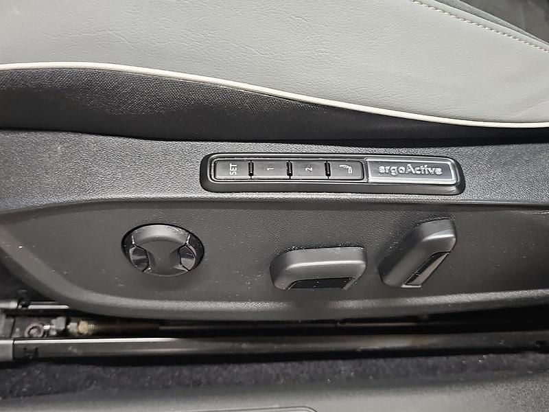 Gebraucht VW ID.3 Pro 150 kW (204 PS) 2022 Gletscherweiss met.schwarz Kleinwagen