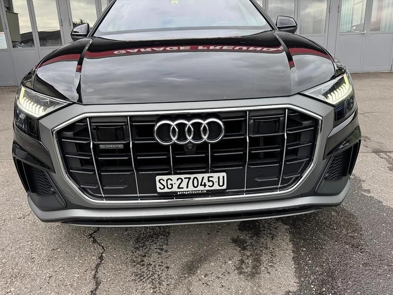 Gebraucht Audi Q8 S-Line 286 PS (210 kW) 2018 SUV