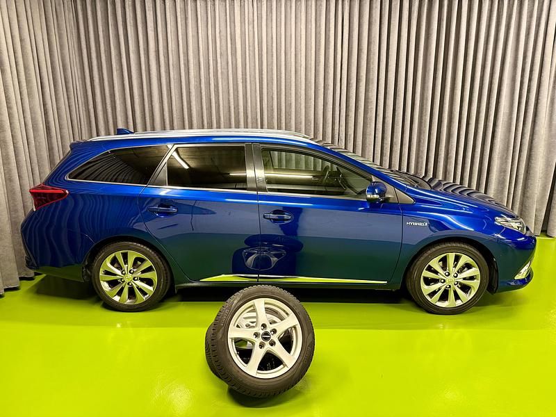 Gebraucht Toyota Auris Touring Sports Sol 136 PS (100 kW) 2015 Kombi