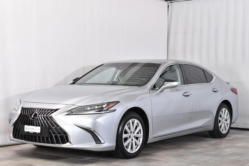 Silber Gebraucht 2024 Lexus ES300H Limousine | CHF 47’990 - Bild 1/4
