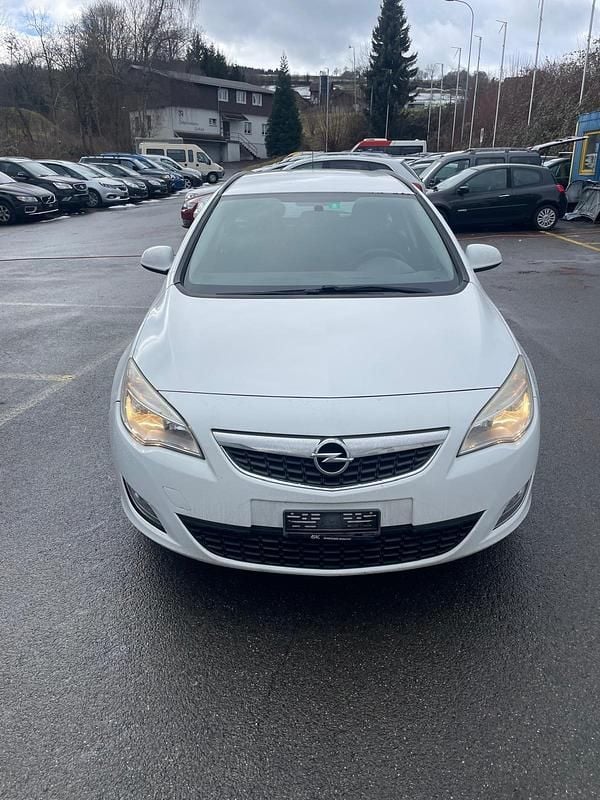 Gebraucht Opel Astra Enjoy 110 PS (80 kW) 2012