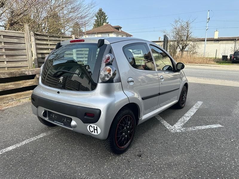 Gebraucht Peugeot 107 68 PS (50 kW) 2010 Kleinwagen
