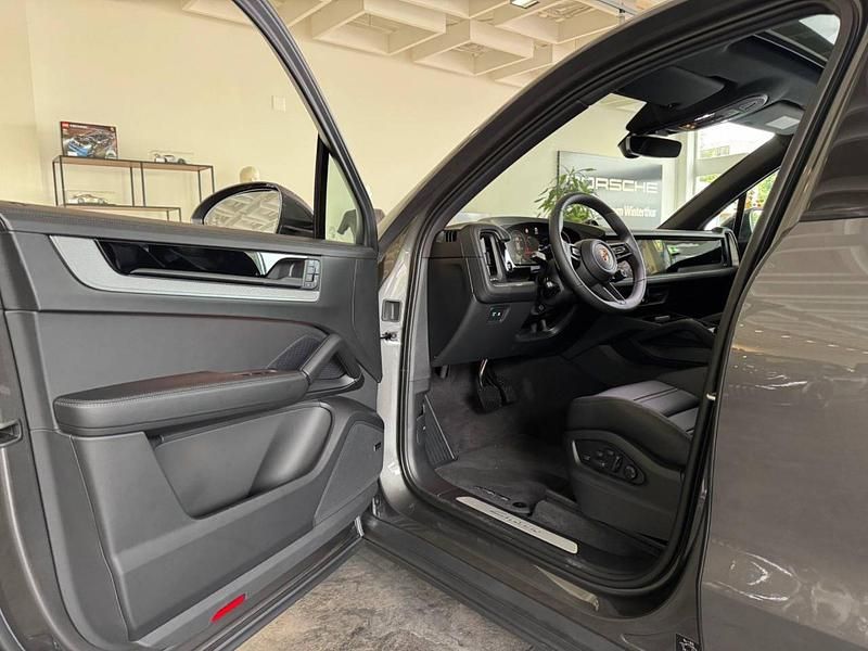 Gebraucht Porsche Cayenne 470 PS (345 kW) 2025 SUV