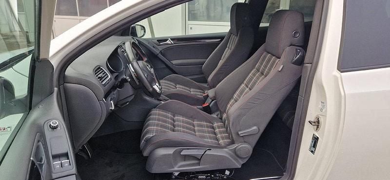 Gebraucht VW Golf VII GTI 211 PS (155 kW) 2012 Weiss Limousine