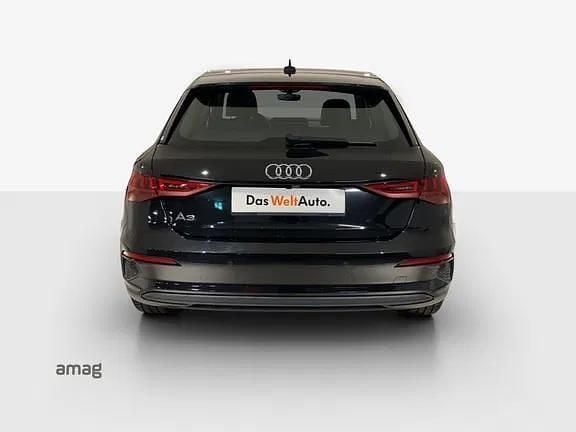 Gebraucht Audi A3 Attraction 150 PS (110 kW) 2022 Mythosschwarz metallic Limousine