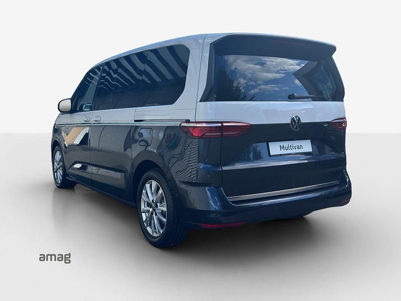 Gebraucht VW Multivan Style 150 PS (110 kW) 2025 Candyweiss / starlight blue Van