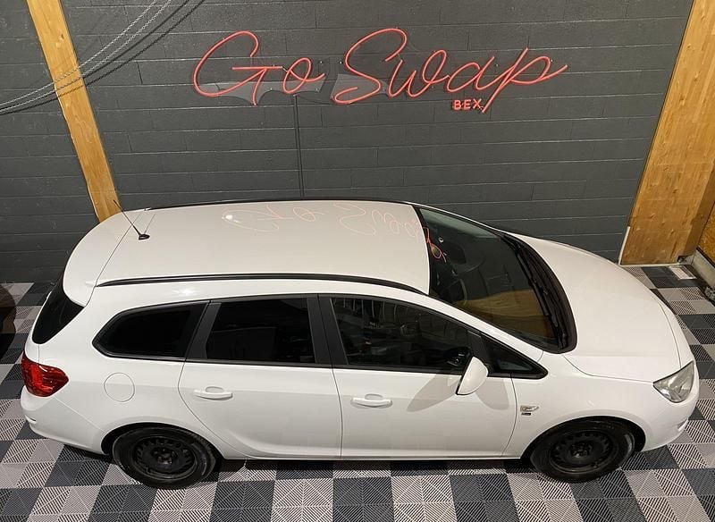 Gebraucht Opel Astra Edition 110 PS (80 kW) 2012