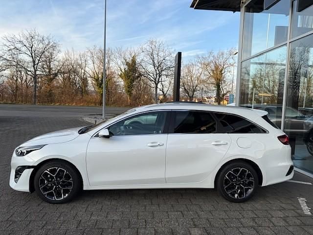 Neu Kia Ceed Sportswagon GT-Line 140 PS (102 kW) 2025 Weiss Kombi