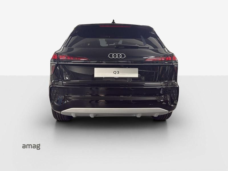 Neu Audi Q3 Advanced 150 PS (110 kW) 2025 Mythosschwarz metallic SUV