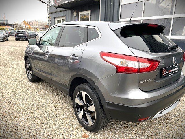 Gebraucht Nissan Qashqai N-Connecta 115 PS (84 kW) 2016 SUV