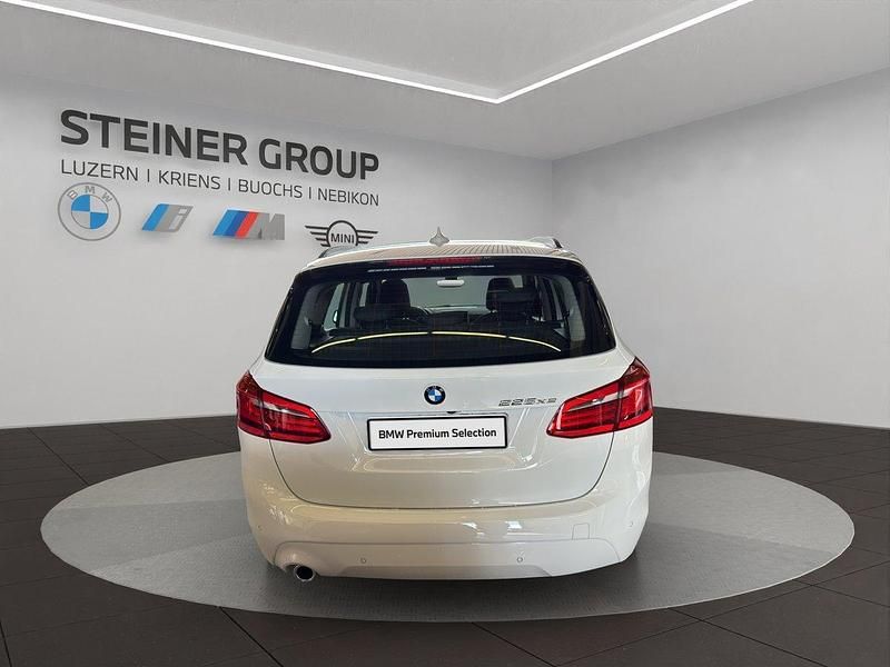 Gebraucht BMW 225 Active Tourer iPerformance 220 PS (161 kW) 2021 Weiss Van / Kleinbus