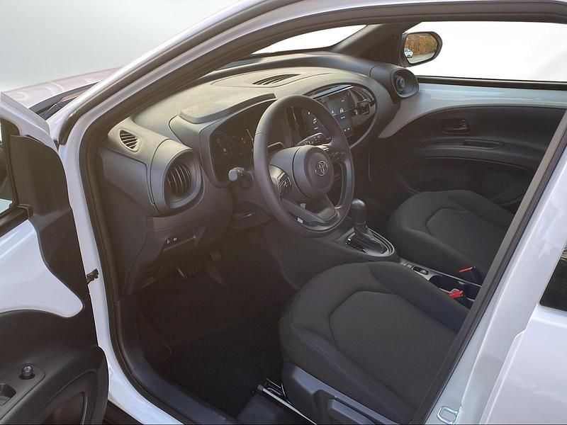 Neu Toyota Aygo X Comfort 116 PS (85 kW) 2026 Weiss SUV