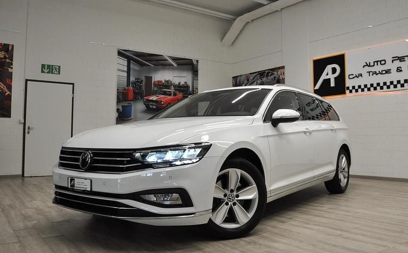 Gebraucht VW Passat Elegance 200 PS (147 kW) 2022 Kombi