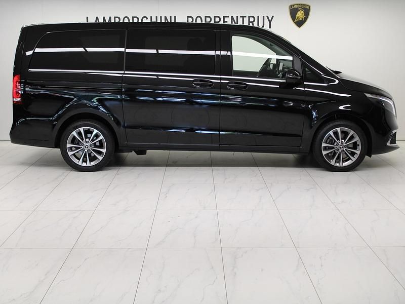Gebraucht Mercedes V300 Avantgarde 239 PS (175 kW) 2023 Schwarz Van / Kleinbus