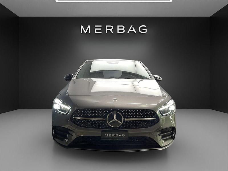 Gebraucht Mercedes B200 163 PS (119 kW) 2025 Grau Van / Kleinbus