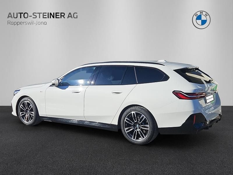 Gebraucht BMW 520 M Sport 208 PS (152 kW) 2025 Weiss Kombi