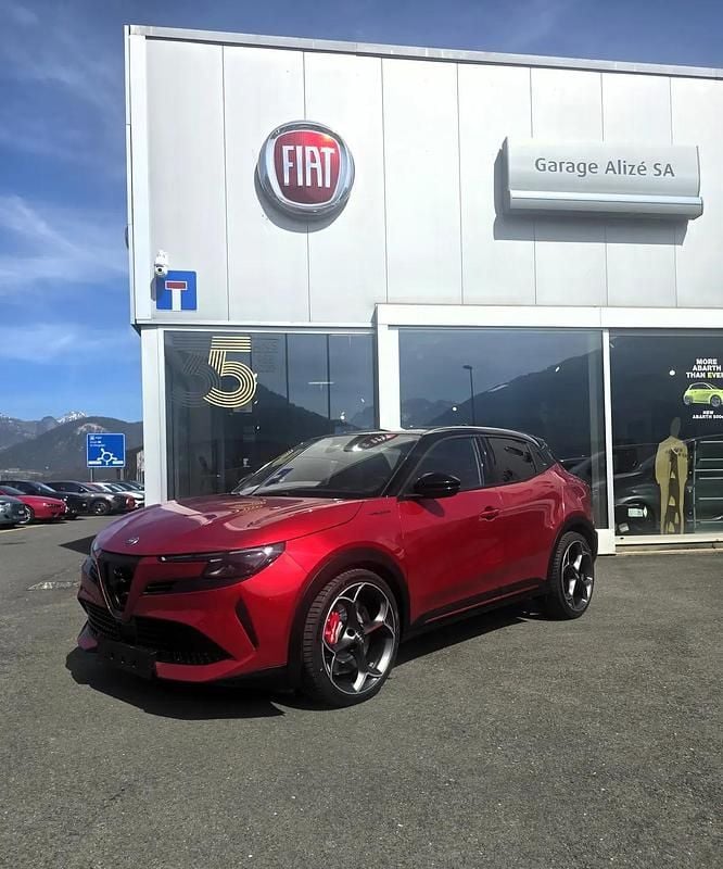 Rot Neu 2025 Alfa Romeo Junior Veloce SUV | CHF 46’050 (Fairer Preis) - Bild 1/4