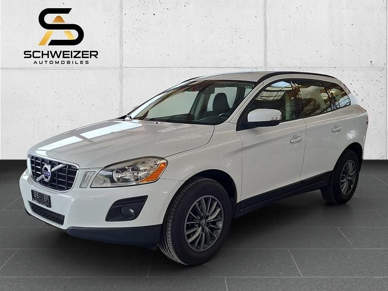 Weiss Gebraucht 2010 Volvo XC60 Kinetic SUV | CHF 6’800 (Guter Preis) - Bild 1/4