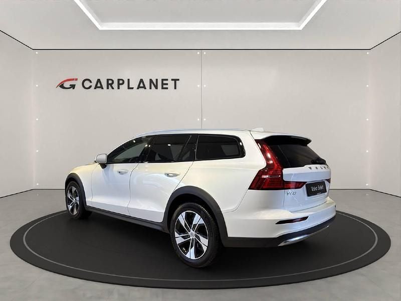 Gebraucht Volvo V60 CC Plus 211 PS (155 kW) 2024 Kombi
