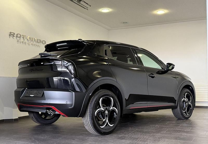 Neu Alfa Romeo Junior Edizione Speciale 145 PS (106 kW) 2025 SUV