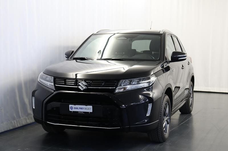 Gebraucht Suzuki Vitara 116 PS (85 kW) 2025 Schwarz SUV