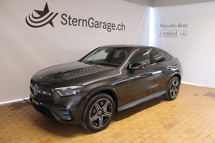 Grau Gebraucht 2023 Mercedes GLC300e AMG line Coupé | CHF 62’800 (Teuer) - Bild 1/4