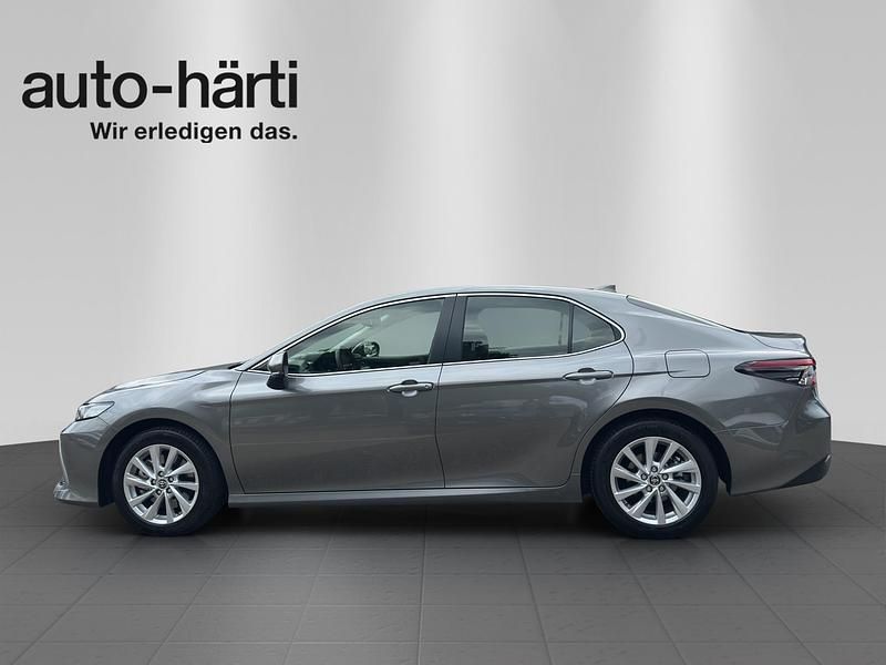 Gebraucht Toyota Camry 178 PS (130 kW) 2024 Grau Limousine