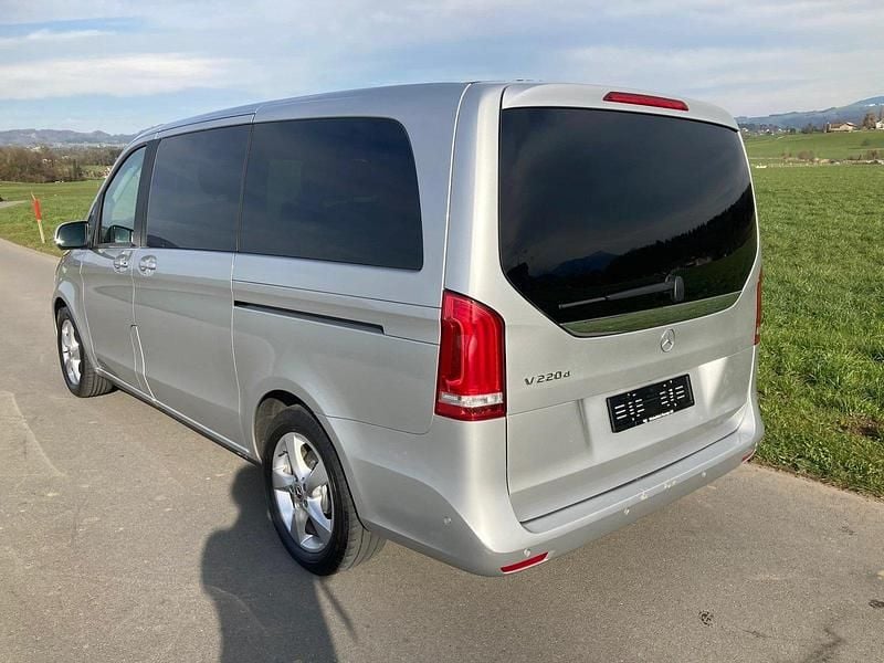 Gebraucht Mercedes V220 163 PS (119 kW) 2020 Van / Kleinbus