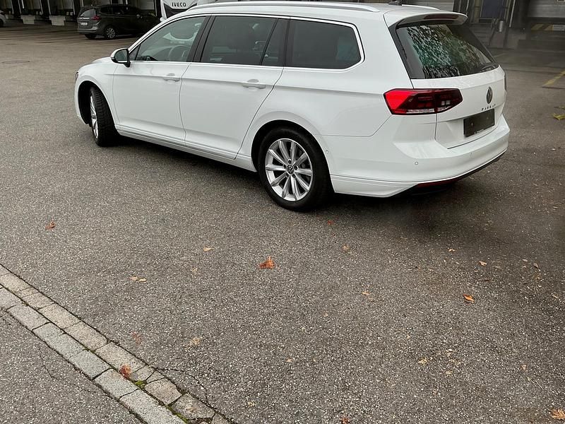 Gebraucht VW Passat Business 150 PS (110 kW) 2021