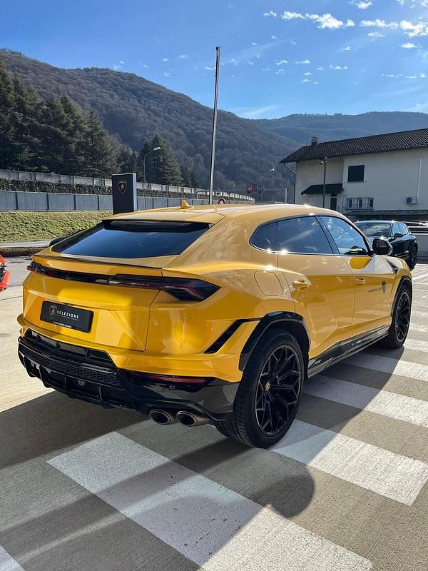 Gebraucht Lamborghini Urus 666 PS (489 kW) 2025 SUV