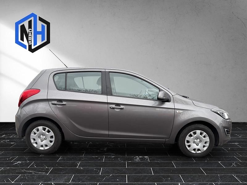 Gebraucht Hyundai i20 Comfort 86 PS (63 kW) 2012 Kleinwagen
