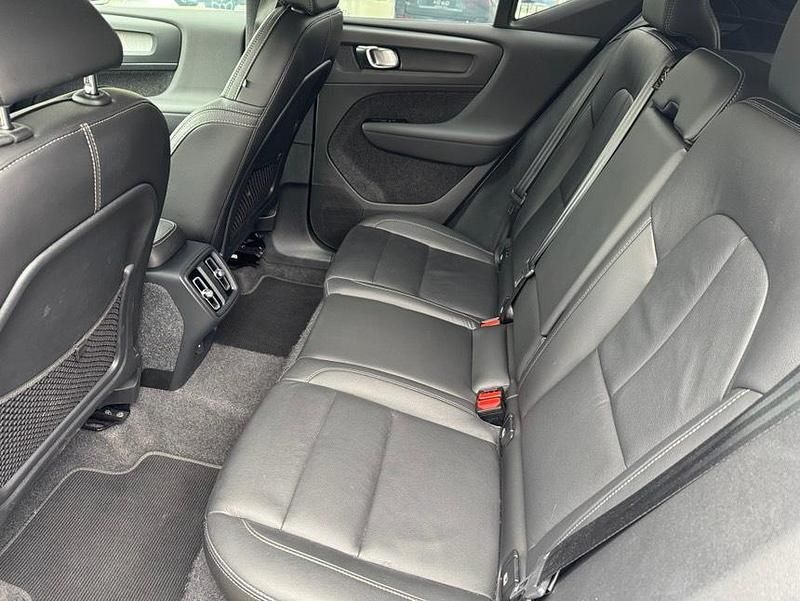 Gebraucht Volvo XC40 Plus 197 PS (144 kW) 2024 Blau SUV